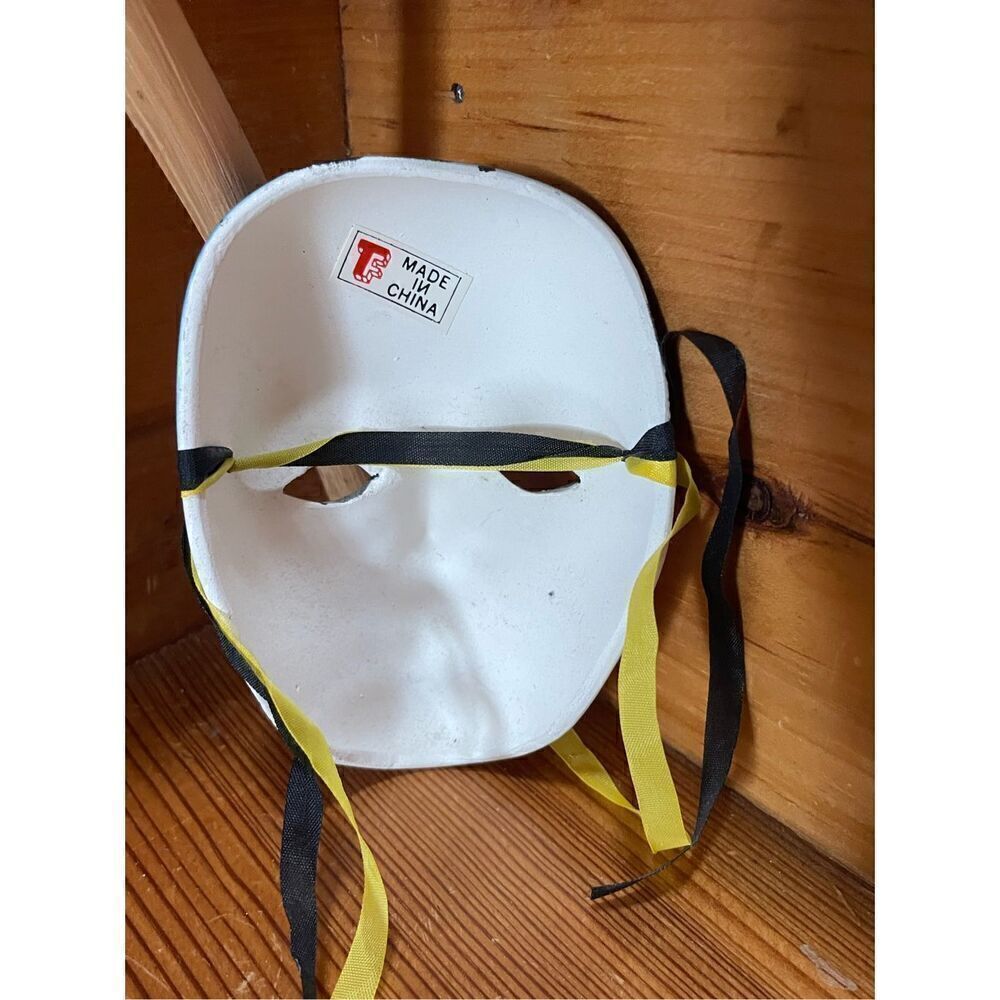 Vintage Hand Painted Musical Design Mask - Picture 4 of 4